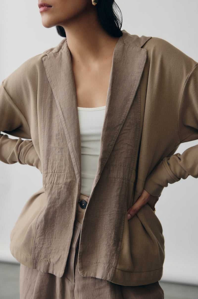 Sports Blazer in Latte