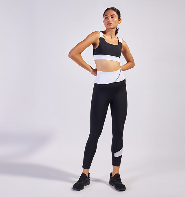 Rise Legging in Onyx/White - Pace Active